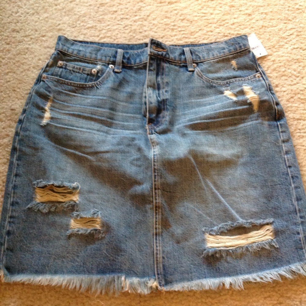 Gap distressed mini nwt